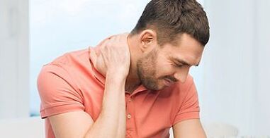 bolesť na krku človeka s cervikálnou osteochondrózou
