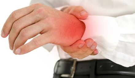 bolesť v zápästnom kĺbe s artritídou a artrózou