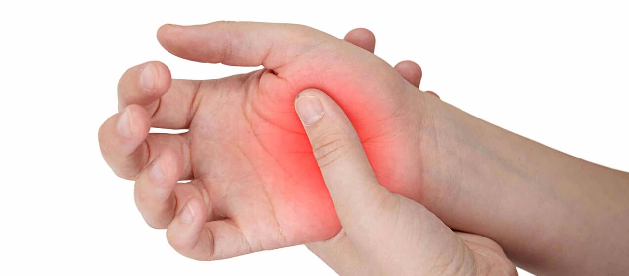 Bolesť a začervenanie v oblasti kĺbov sprevádzajúce rozvoj artrózy